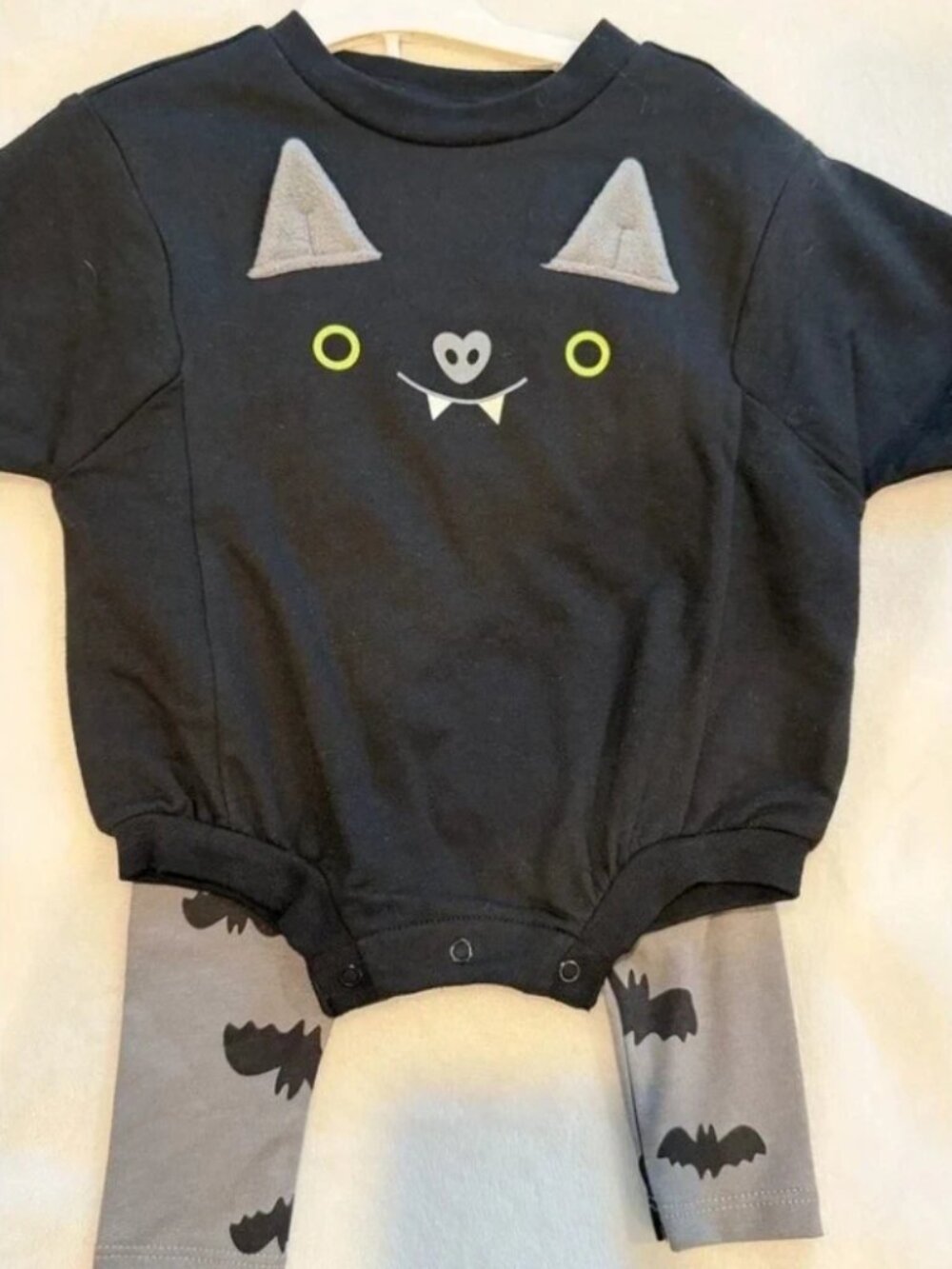 Cat & Jack Bat Bodysuit/Leggings Set Baby 3-6M, Halloween.